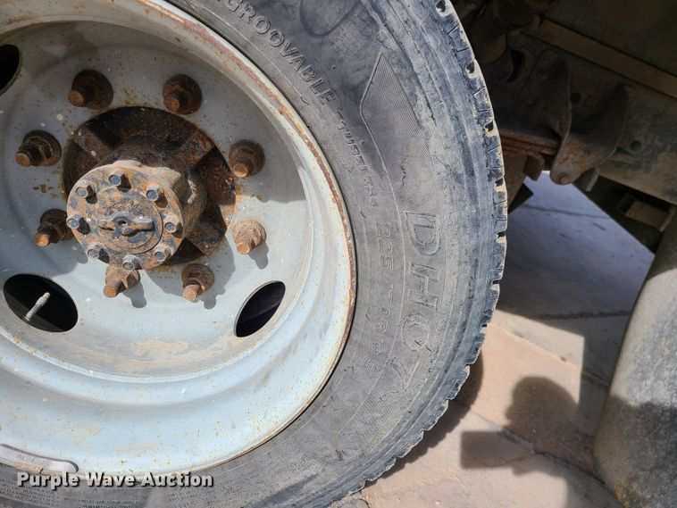 image for item JG9203 2007 Chevrolet C4500  flatbed truck