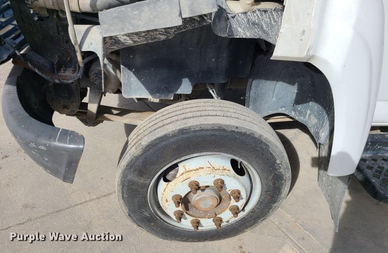 image for item JG9203 2007 Chevrolet C4500  flatbed truck