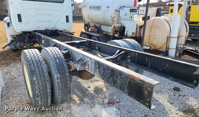 image for item JG9204 2006 International 4300  truck cab and chassis