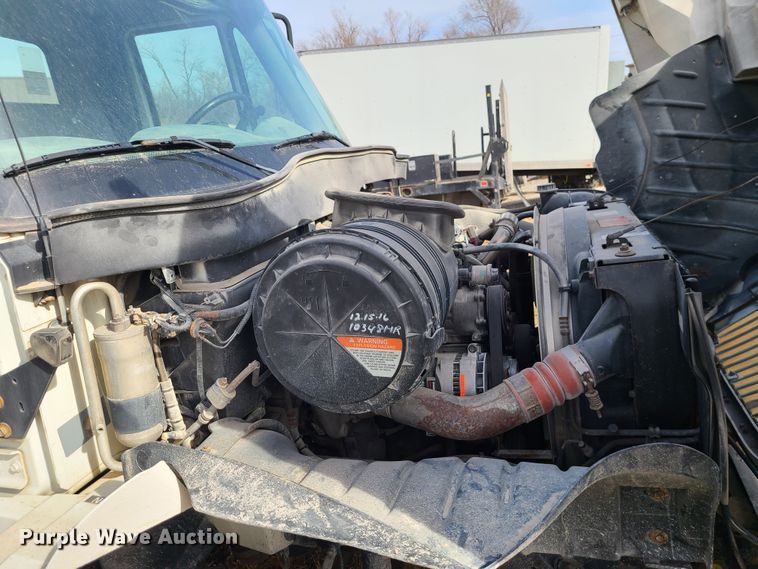 image for item JG9204 2006 International 4300  truck cab and chassis