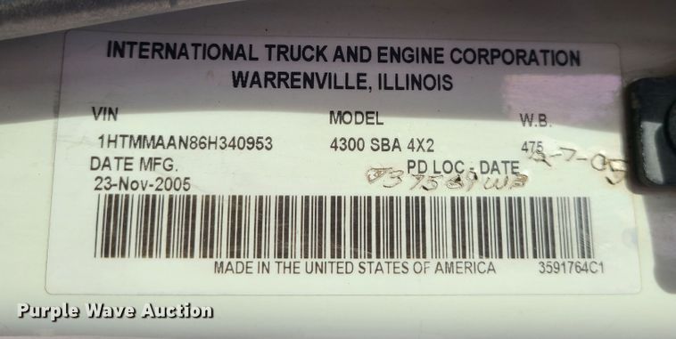 image for item JG9204 2006 International 4300  truck cab and chassis