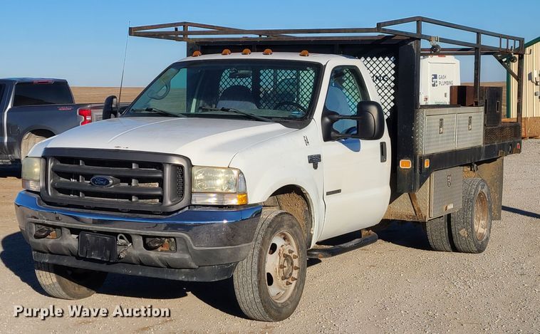 image for item JG9262 2002 Ford F550 Super Duty XL  flatbed truck