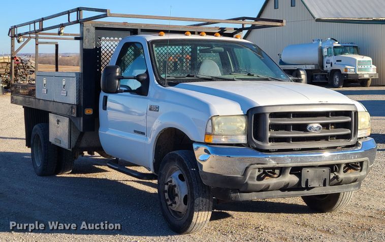 image for item JG9262 2002 Ford F550 Super Duty XL  flatbed truck
