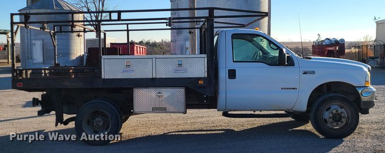 image for item JG9262 2002 Ford F550 Super Duty XL  flatbed truck