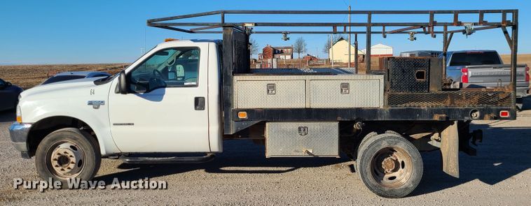 image for item JG9262 2002 Ford F550 Super Duty XL  flatbed truck