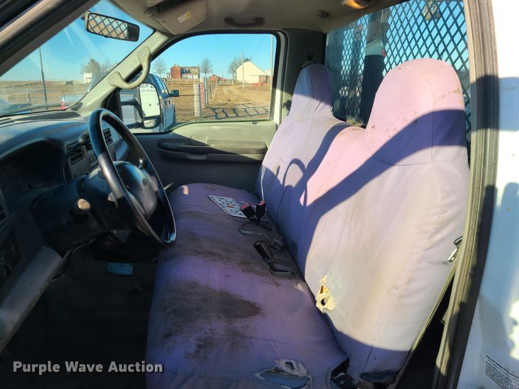 image for item JG9262 2002 Ford F550 Super Duty XL  flatbed truck