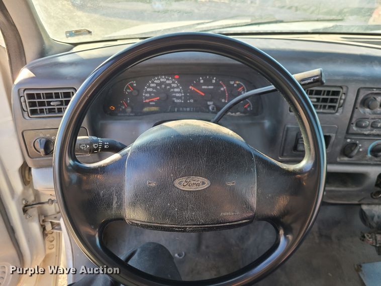 image for item JG9262 2002 Ford F550 Super Duty XL  flatbed truck