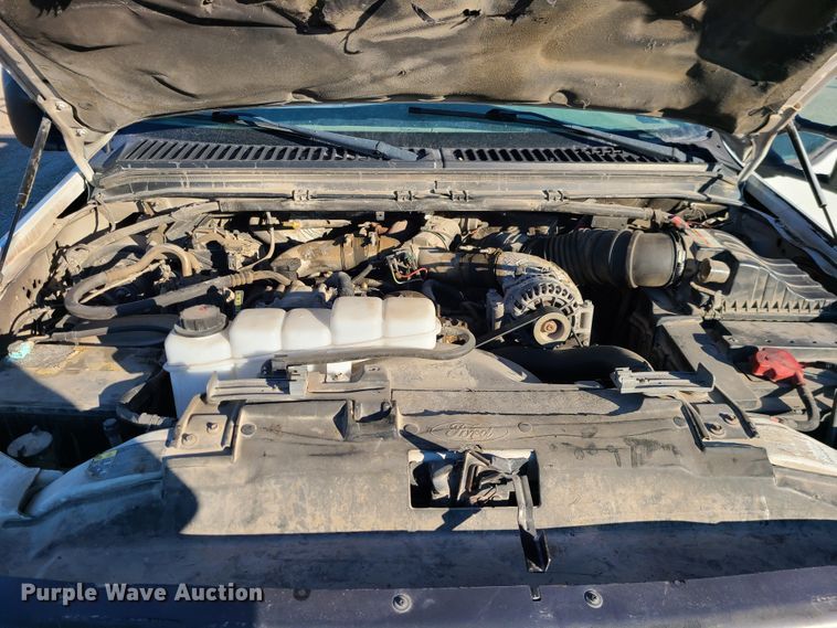 image for item JG9262 2002 Ford F550 Super Duty XL  flatbed truck