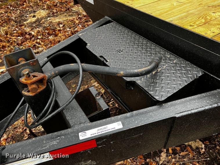 image for item JH9387 1992 Belshe T24  utility trailer