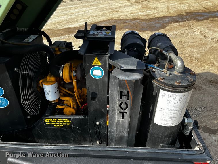 image for item JH9396 Sullair 185  air compressor