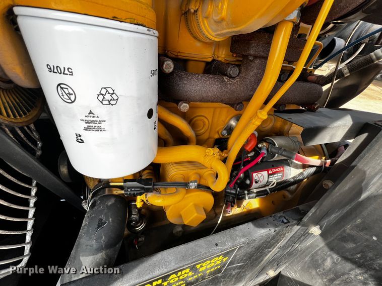 image for item JH9396 Sullair 185  air compressor