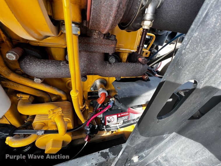 image for item JH9396 Sullair 185  air compressor