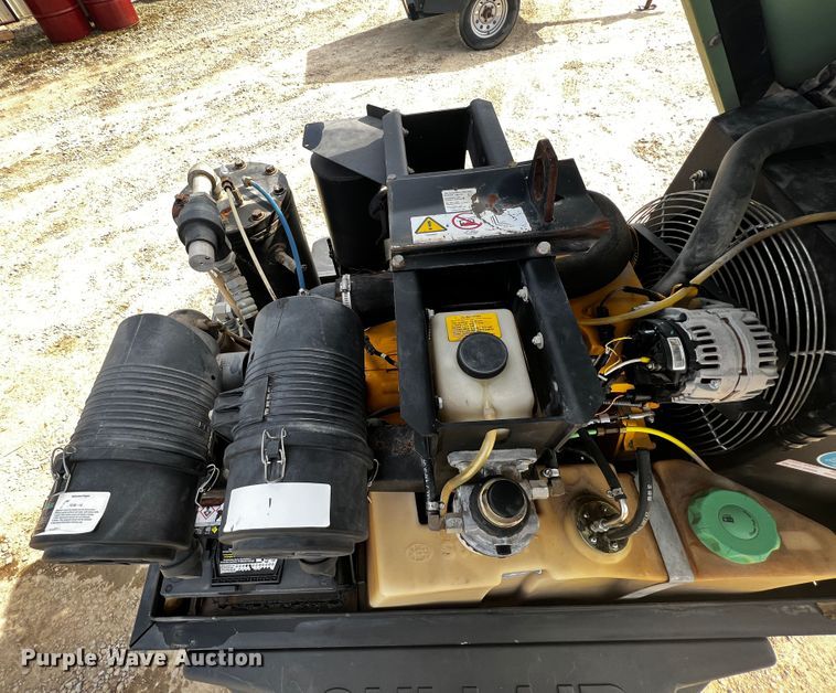 image for item JH9396 Sullair 185  air compressor