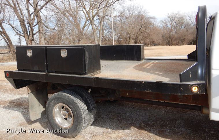 image for item JJ9307 1993 Ford F450 Super Duty  flatbed truck