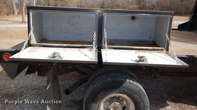 image for item JJ9307 1993 Ford F450 Super Duty  flatbed truck