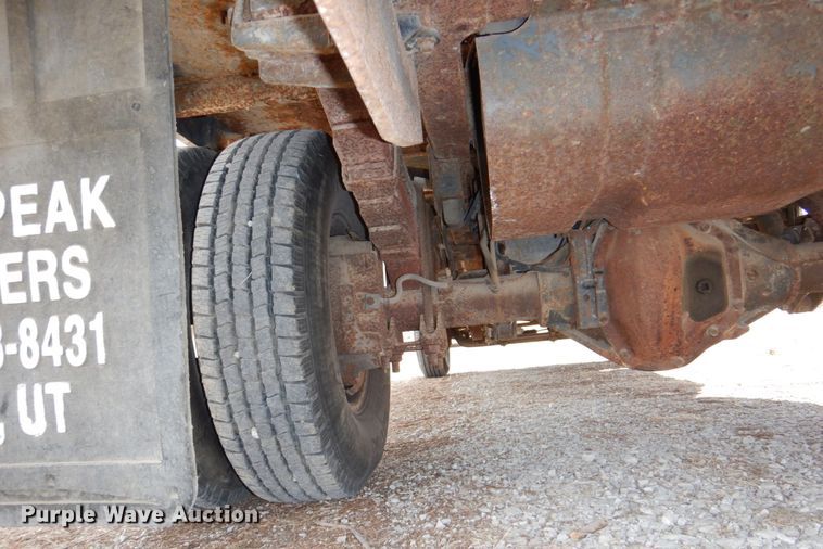 image for item JJ9307 1993 Ford F450 Super Duty  flatbed truck