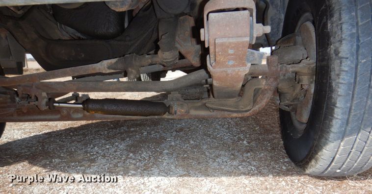 image for item JJ9307 1993 Ford F450 Super Duty  flatbed truck