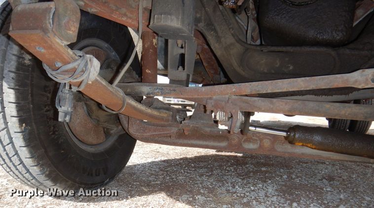 image for item JJ9307 1993 Ford F450 Super Duty  flatbed truck