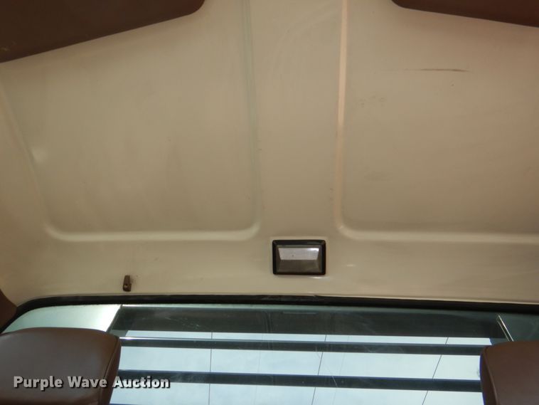 image for item JJ9307 1993 Ford F450 Super Duty  flatbed truck