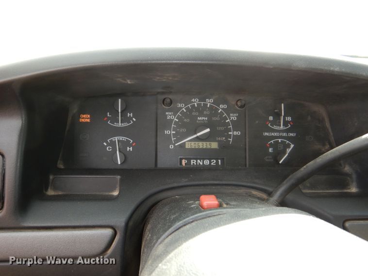 image for item JJ9307 1993 Ford F450 Super Duty  flatbed truck