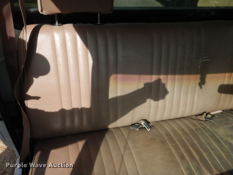 image for item JJ9307 1993 Ford F450 Super Duty  flatbed truck