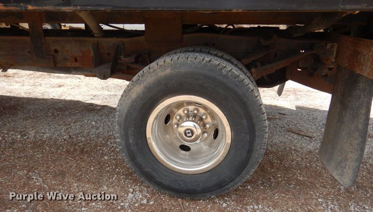 image for item JJ9307 1993 Ford F450 Super Duty  flatbed truck