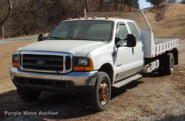 image for item JJ9308 2000 Ford F550 Super Duty XLT  flatbed truck