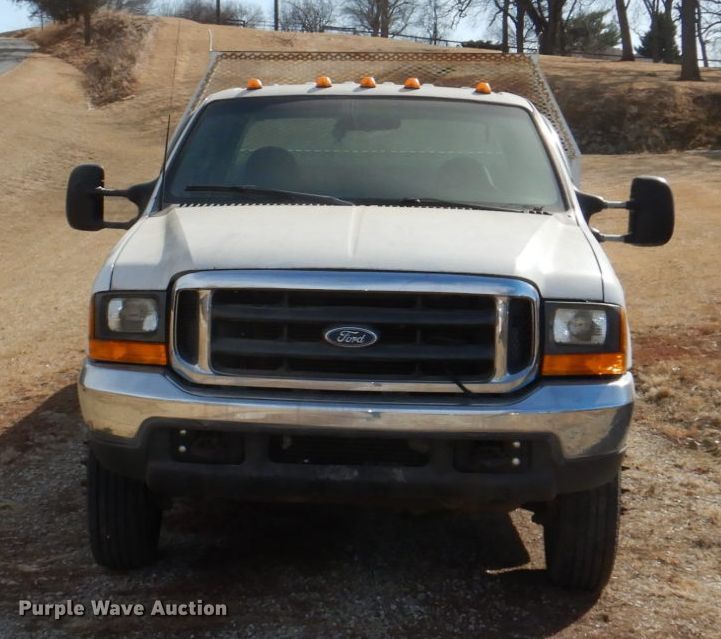 image for item JJ9308 2000 Ford F550 Super Duty XLT  flatbed truck