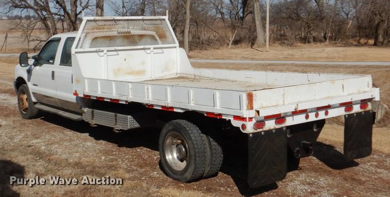 image for item JJ9308 2000 Ford F550 Super Duty XLT  flatbed truck