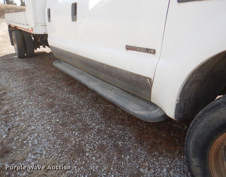 image for item JJ9308 2000 Ford F550 Super Duty XLT  flatbed truck