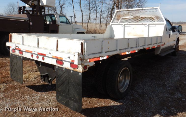 image for item JJ9308 2000 Ford F550 Super Duty XLT  flatbed truck