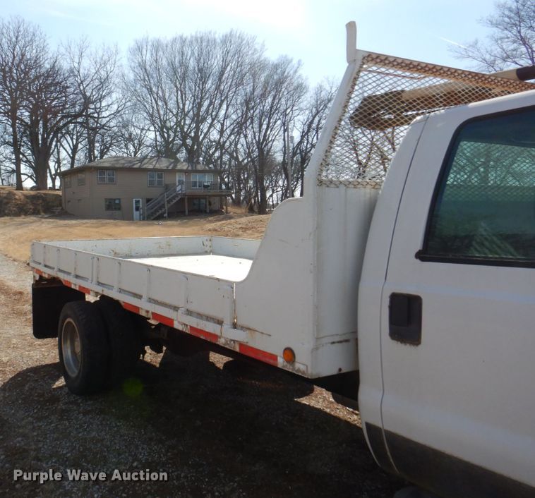 image for item JJ9308 2000 Ford F550 Super Duty XLT  flatbed truck