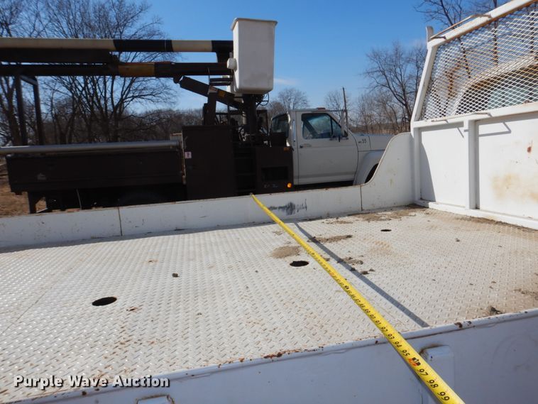 image for item JJ9308 2000 Ford F550 Super Duty XLT  flatbed truck