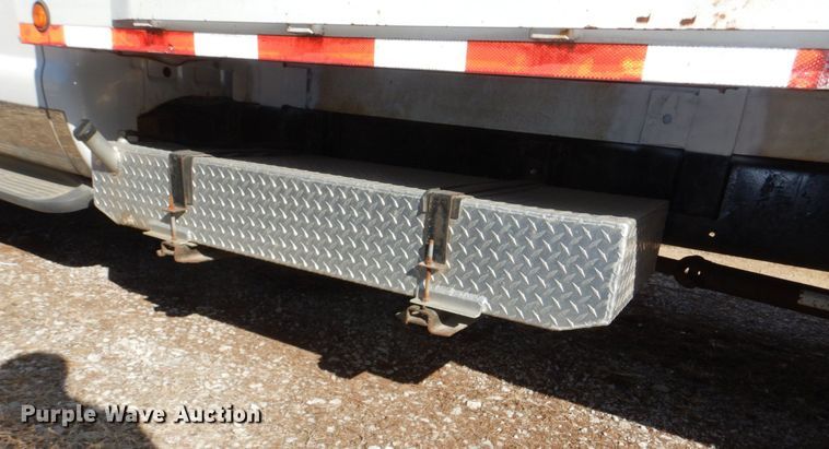 image for item JJ9308 2000 Ford F550 Super Duty XLT  flatbed truck