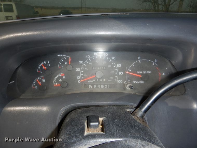 image for item JJ9308 2000 Ford F550 Super Duty XLT  flatbed truck