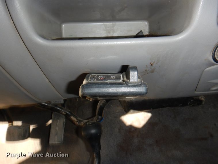 image for item JJ9308 2000 Ford F550 Super Duty XLT  flatbed truck