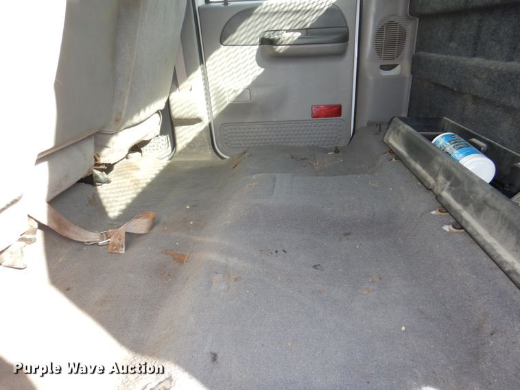 image for item JJ9308 2000 Ford F550 Super Duty XLT  flatbed truck