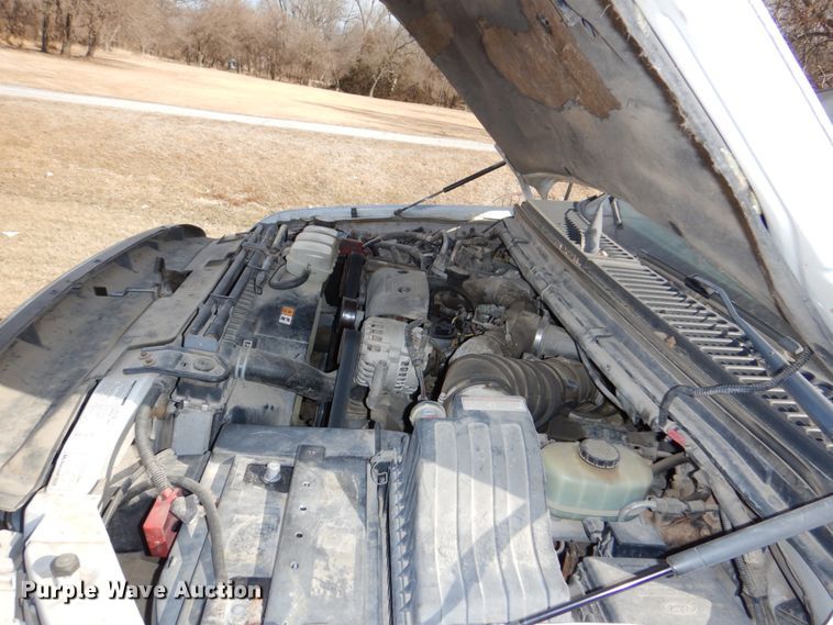 image for item JJ9308 2000 Ford F550 Super Duty XLT  flatbed truck