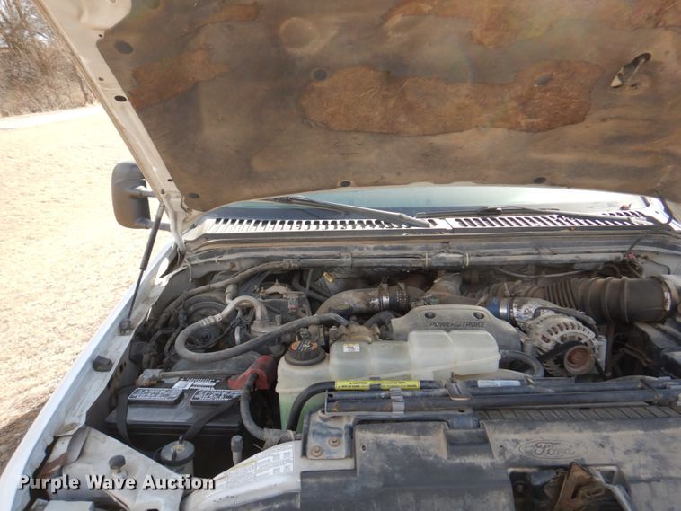 image for item JJ9308 2000 Ford F550 Super Duty XLT  flatbed truck