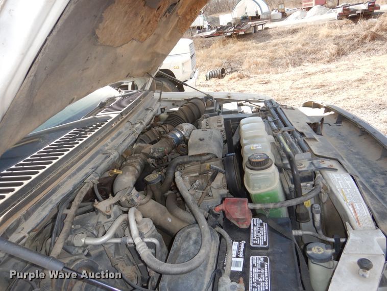 image for item JJ9308 2000 Ford F550 Super Duty XLT  flatbed truck