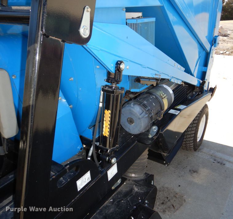 image for item JJ9336 Harper TV30  turf vac