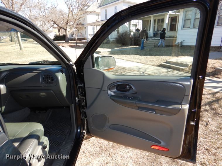 image for item JJ9344 2004 Chevrolet TrailBlazer  SUV