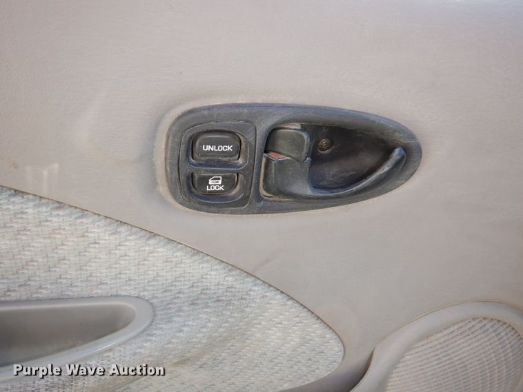 image for item JJ9350 1999 Saturn SC2