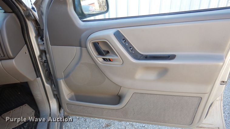 image for item JJ9351 2001 Jeep Grand Cherokee Laredo  SUV