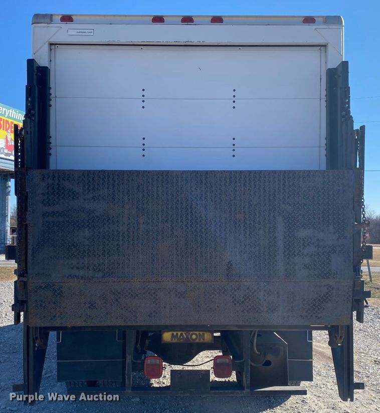 image for item JN9166 2006 International 4300  box truck