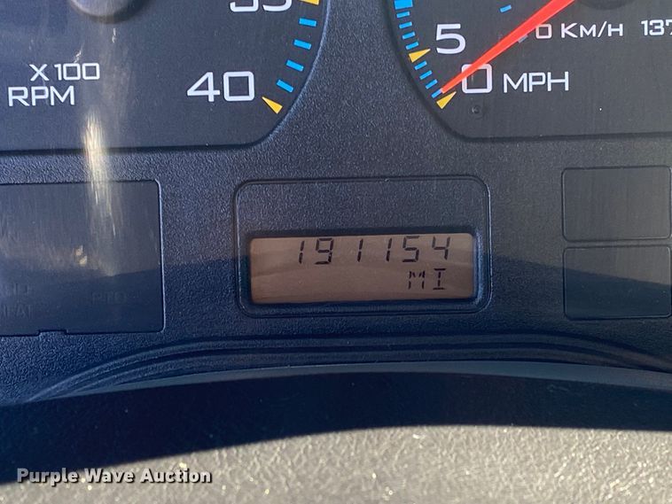 image for item JN9166 2006 International 4300  box truck