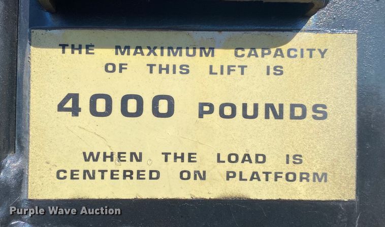 image for item JN9166 2006 International 4300  box truck