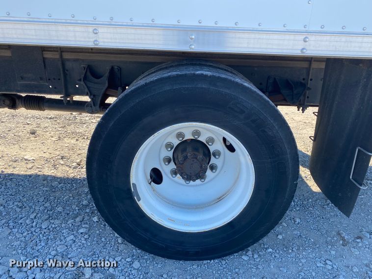 image for item JN9166 2006 International 4300  box truck