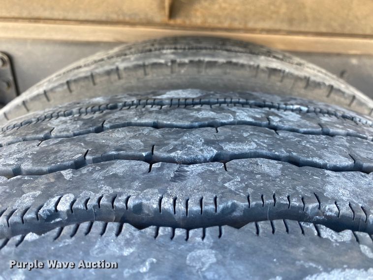 image for item JN9166 2006 International 4300  box truck