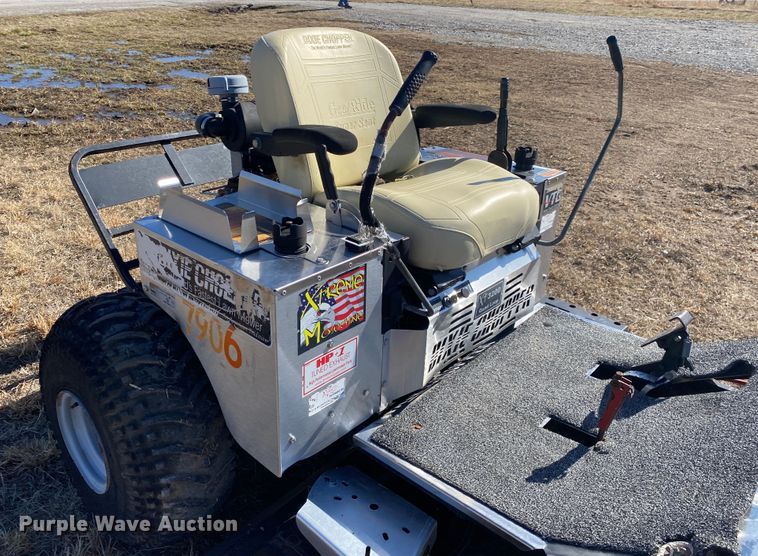 image for item JN9222 Dixie Chopper  ZTR lawn mower